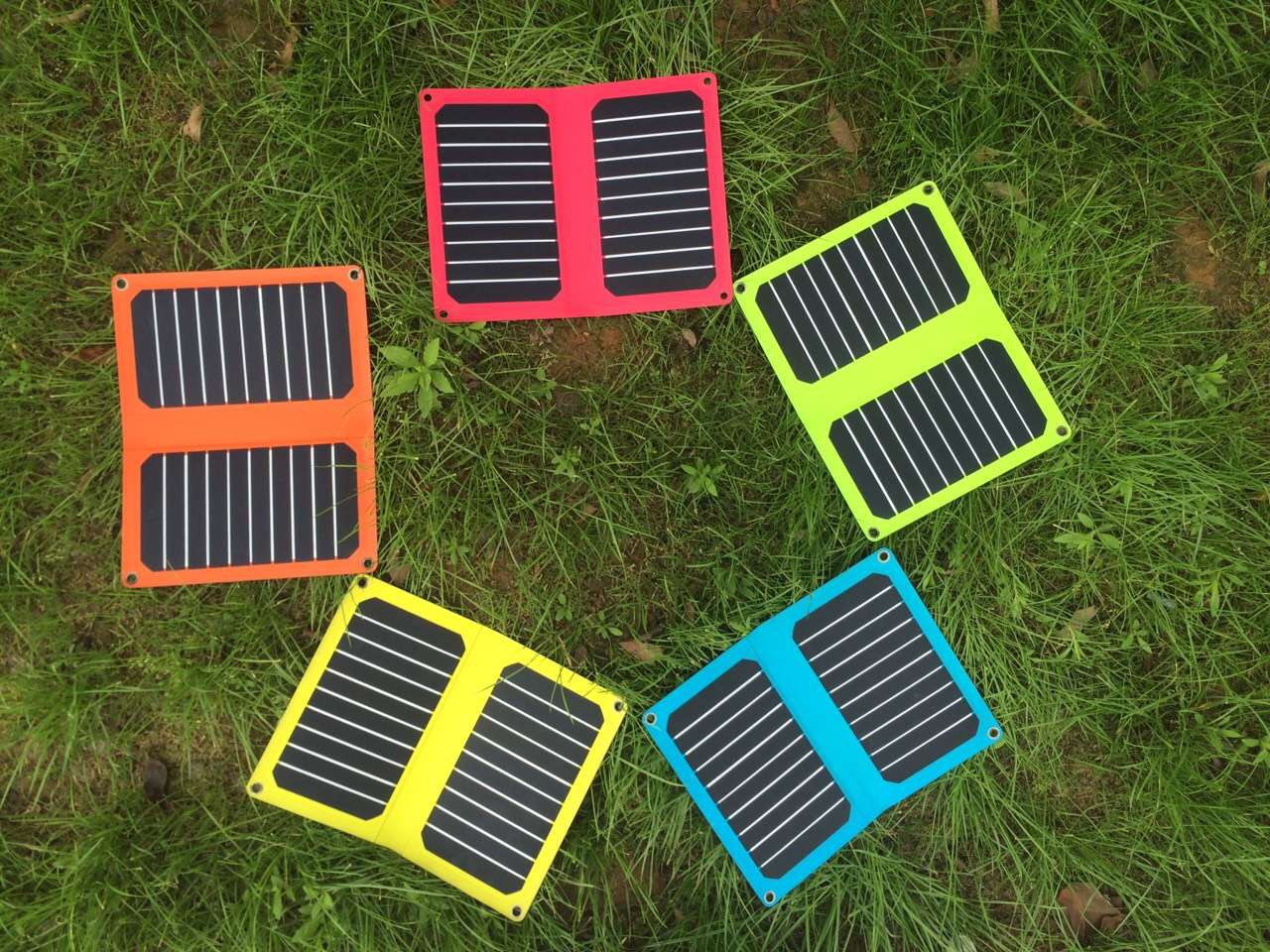 CLPSC-1603 PORTABLE SOLAR CHARGER
